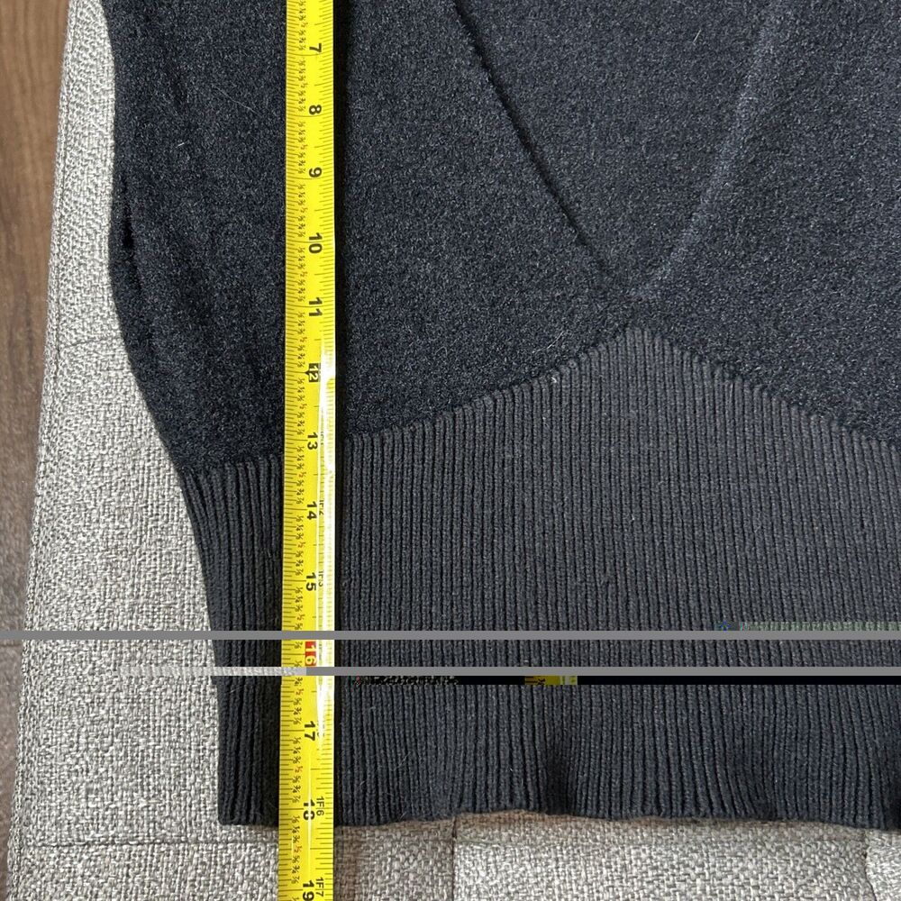 NATURAL LIFE Black V-Neck Knit Crop Top - Picture 6 of 7